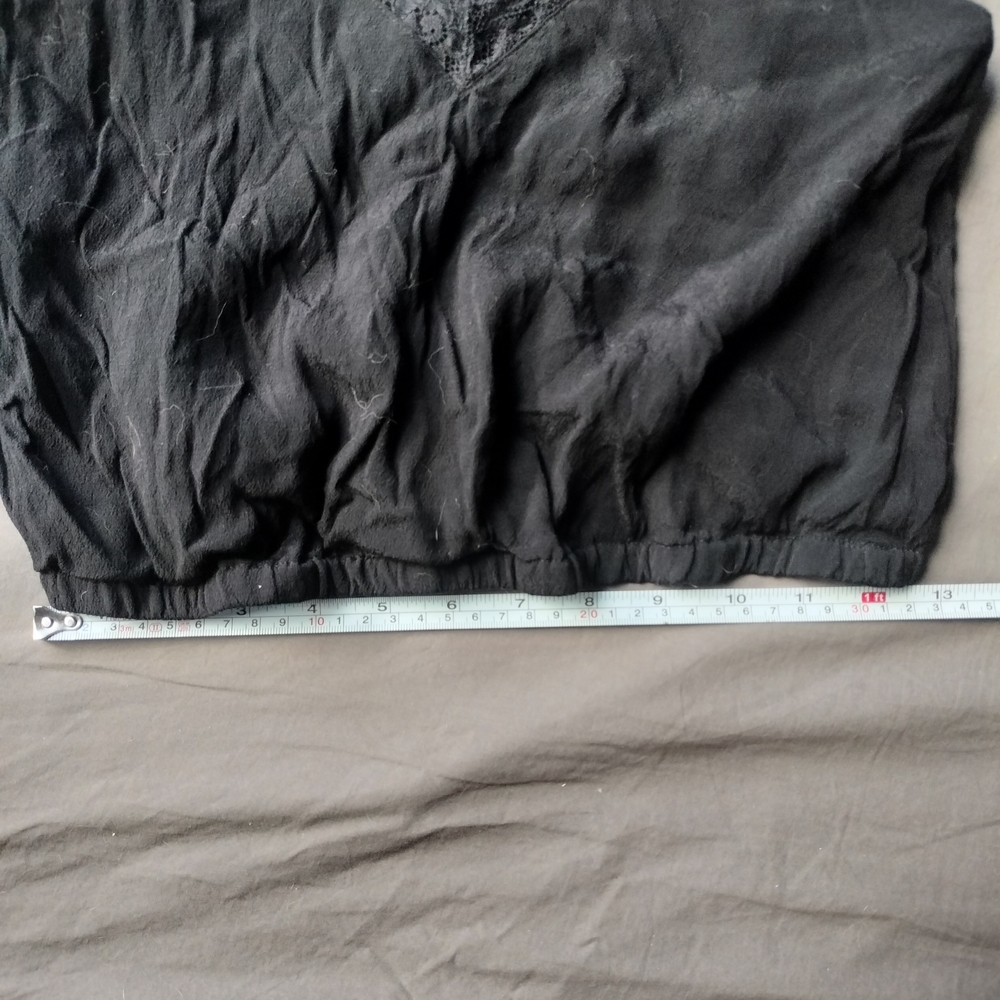 Black Lace Trim Camisole Top - Picture 4 of 6